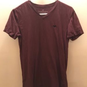 American Eagle v-neck tee